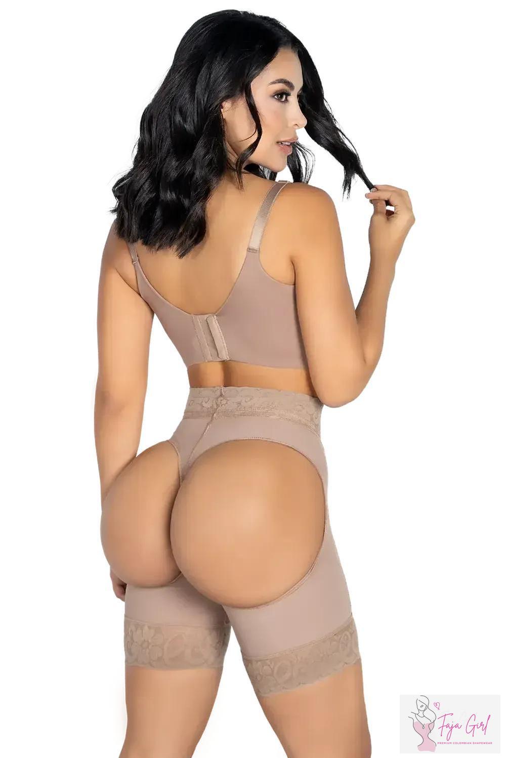 Open Butt Enhancing Short-Faja Girl