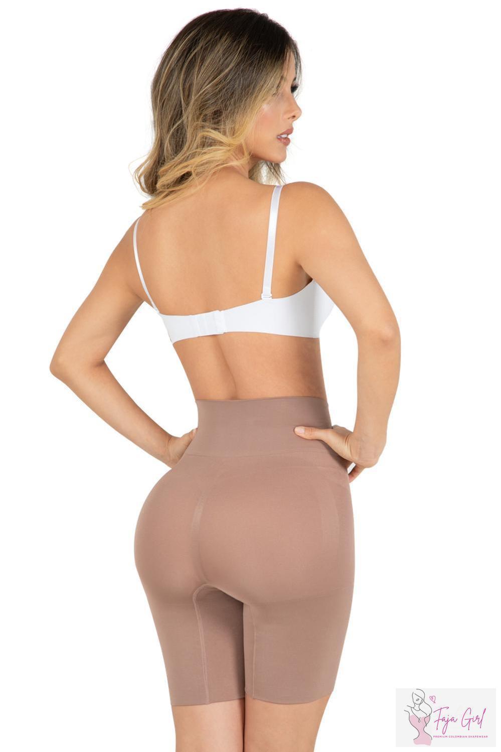 Seamless Short-Faja Girl
